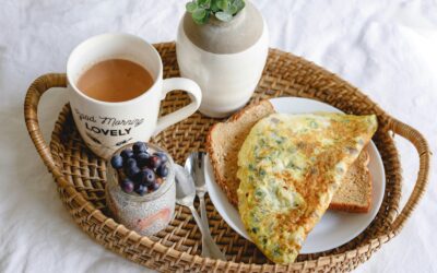 Omlet z tostami i puddingiem chia